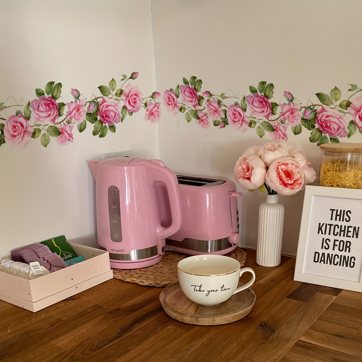 Um (30 * 60 Cm) Adesivo De Parede De Rodapé De Videira Rosa Fresca Para Quarto , Sala De Estar , Banheiro E Cozinha . De