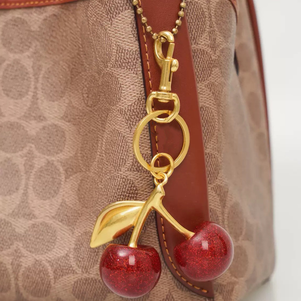 Chaveiro Em Forma De Cereja Mochila Charme Bonito Meninas Acessório Diário Transportar Adorno Para A Escola