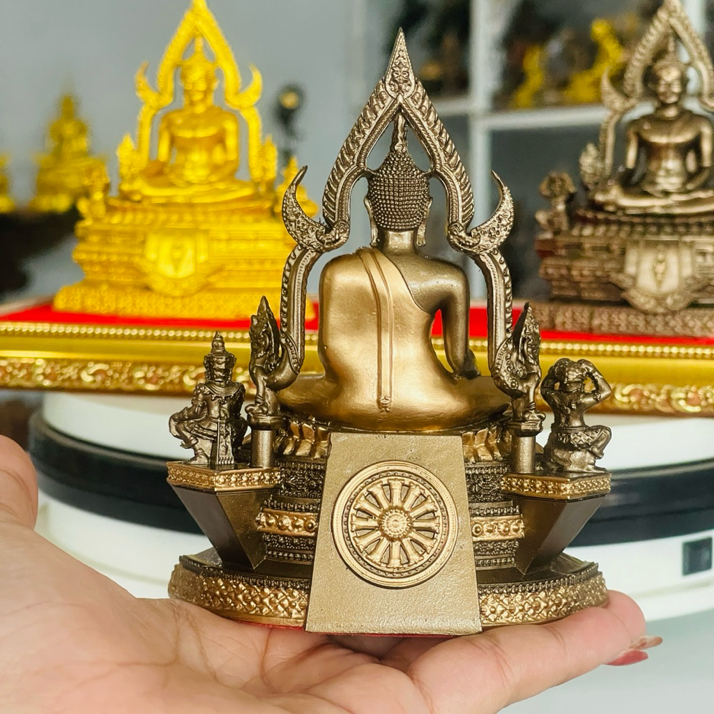 รูปสินค้า พระพุทธชินราช แร่เหล็กน้ำพี้ ขนาดเล็ก พร้อมเครื่องราง