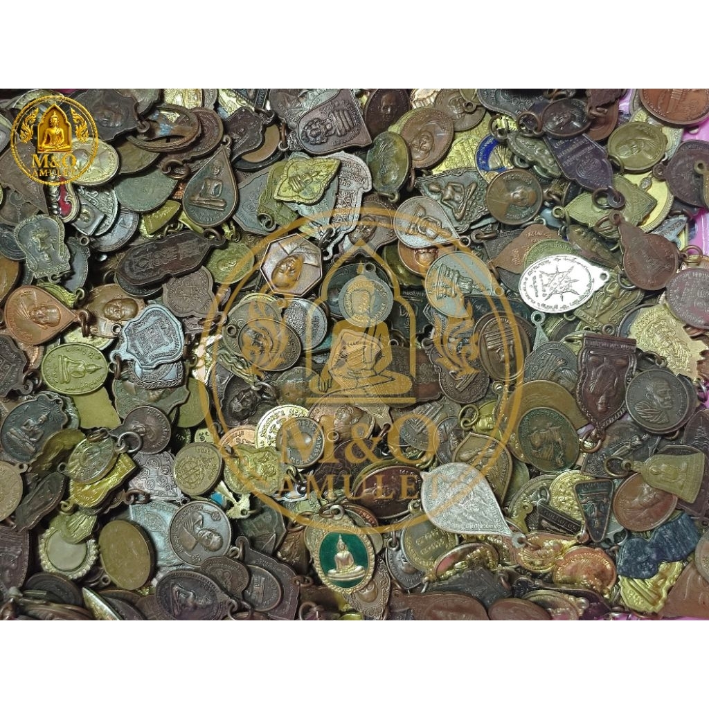 รูปสินค้า ชุดพระเครื่องคุ้มค่า 20 เหรียญ เนื้อโลหะ 99 บาท