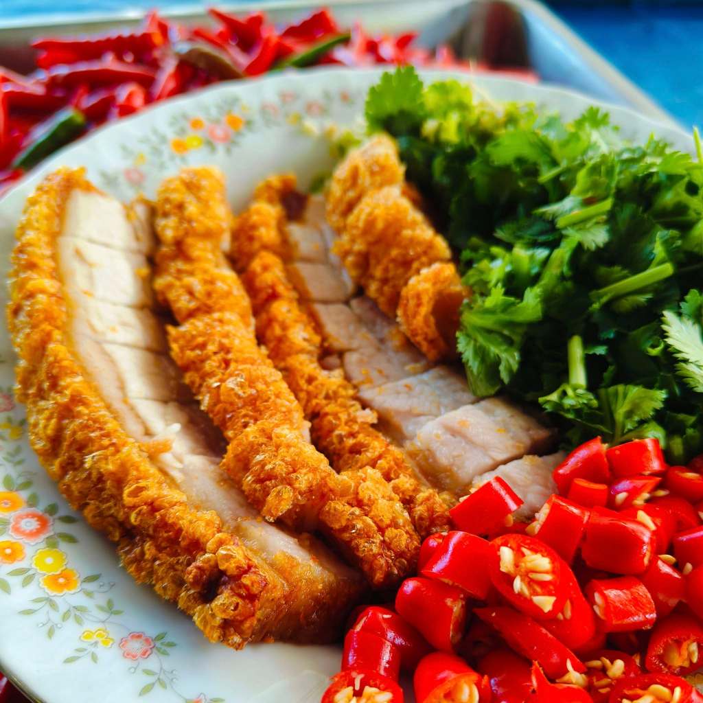 รูปสินค้า หมูกรอบพร้อมทาน เกรด A ทองคำ KPC