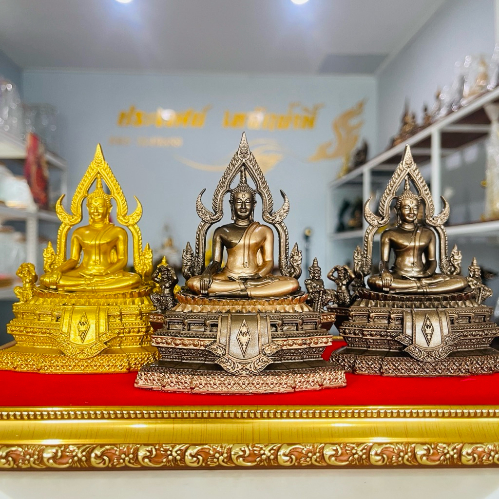 รูปสินค้า พระพุทธชินราช แร่เหล็กน้ำพี้ ขนาดเล็ก พร้อมเครื่องราง