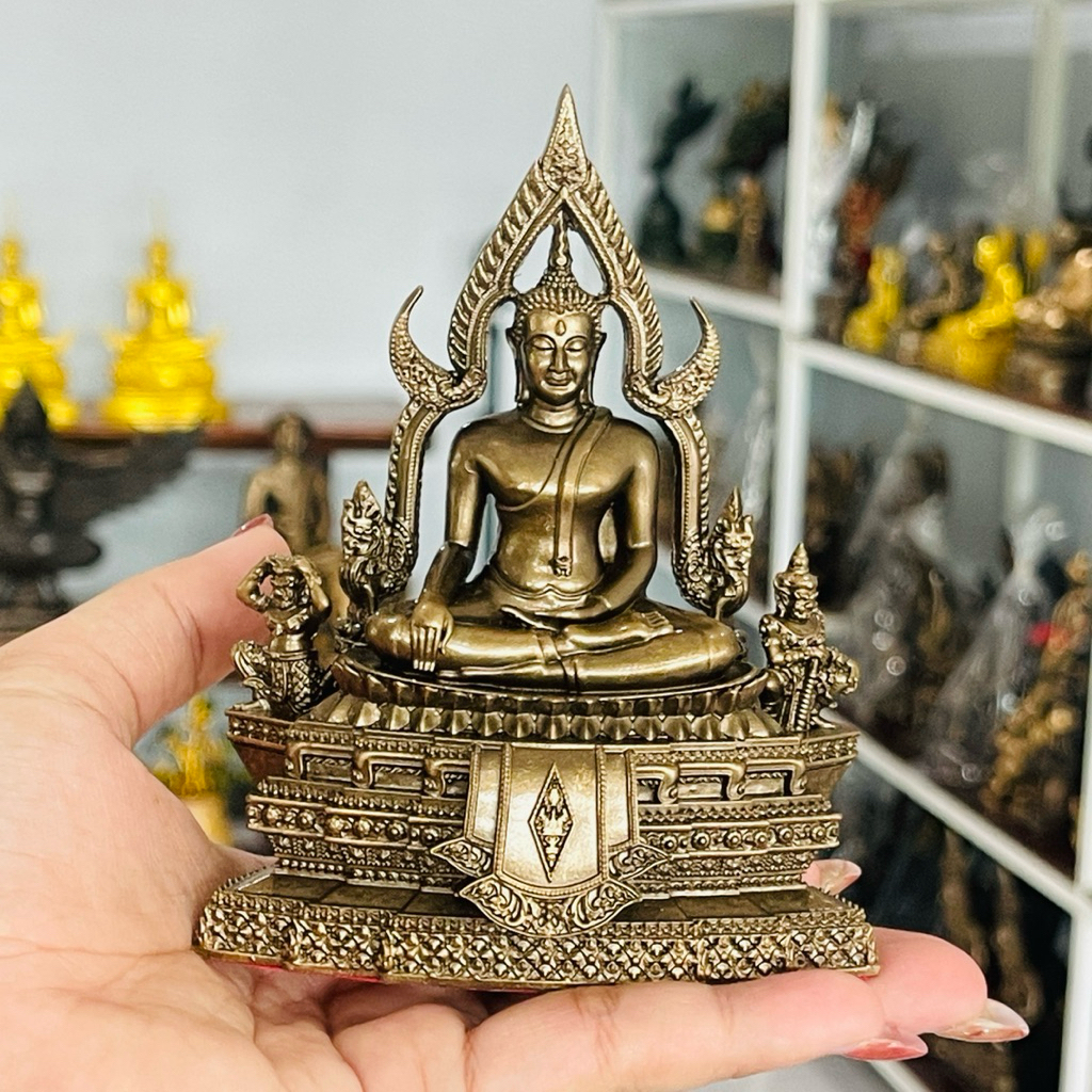 รูปสินค้า พระพุทธชินราช แร่เหล็กน้ำพี้ ขนาดเล็ก พร้อมเครื่องราง