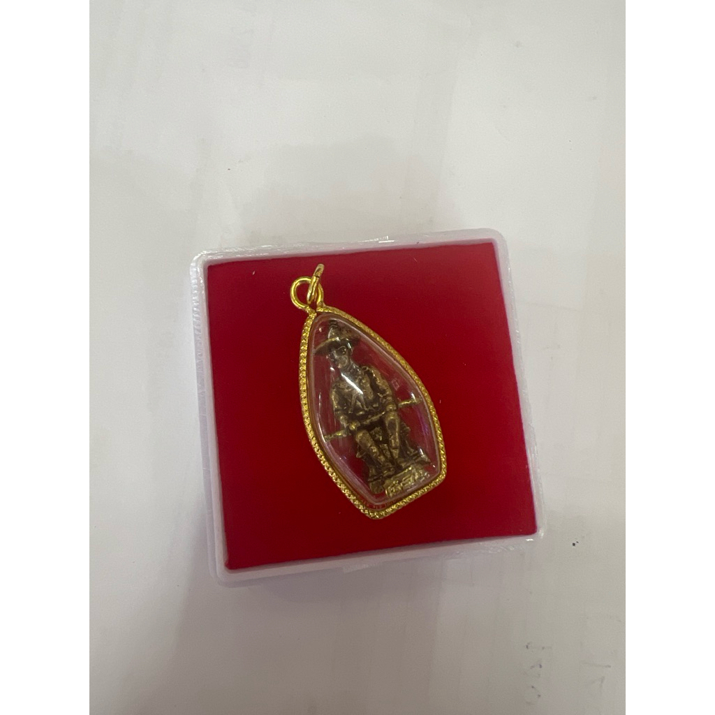 รูปสินค้า จี้พระเจ้าตากสินมหาราช เลี่ยมผ่าหวายทอง หลากหลายสี