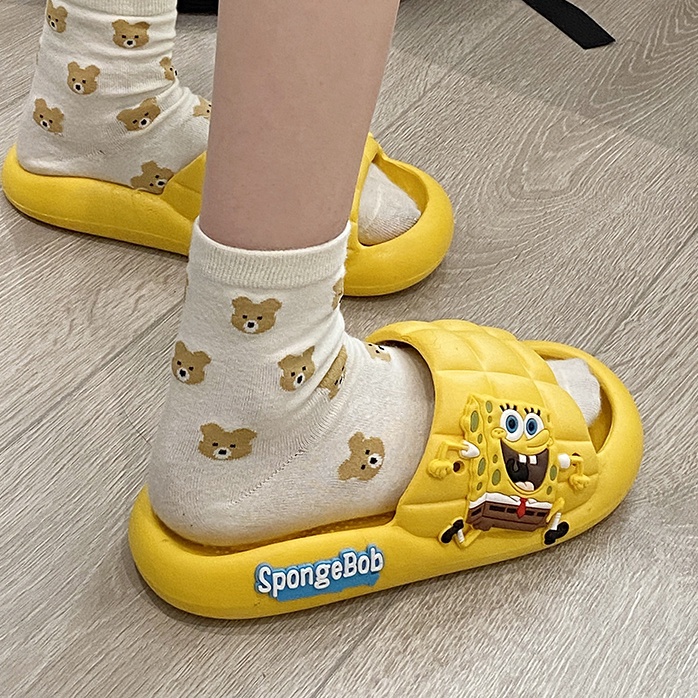 [Estoque Pronto] Chinelos Autorizados SpongeBob SquarePants Chinelos de Torta Daxing Slippers Femininos de Verão Femininos de Verão Femininos de Verão Femininos de Verão Desodorante Desodorante de Lar Fofo Sandálias de Banho Doméstico